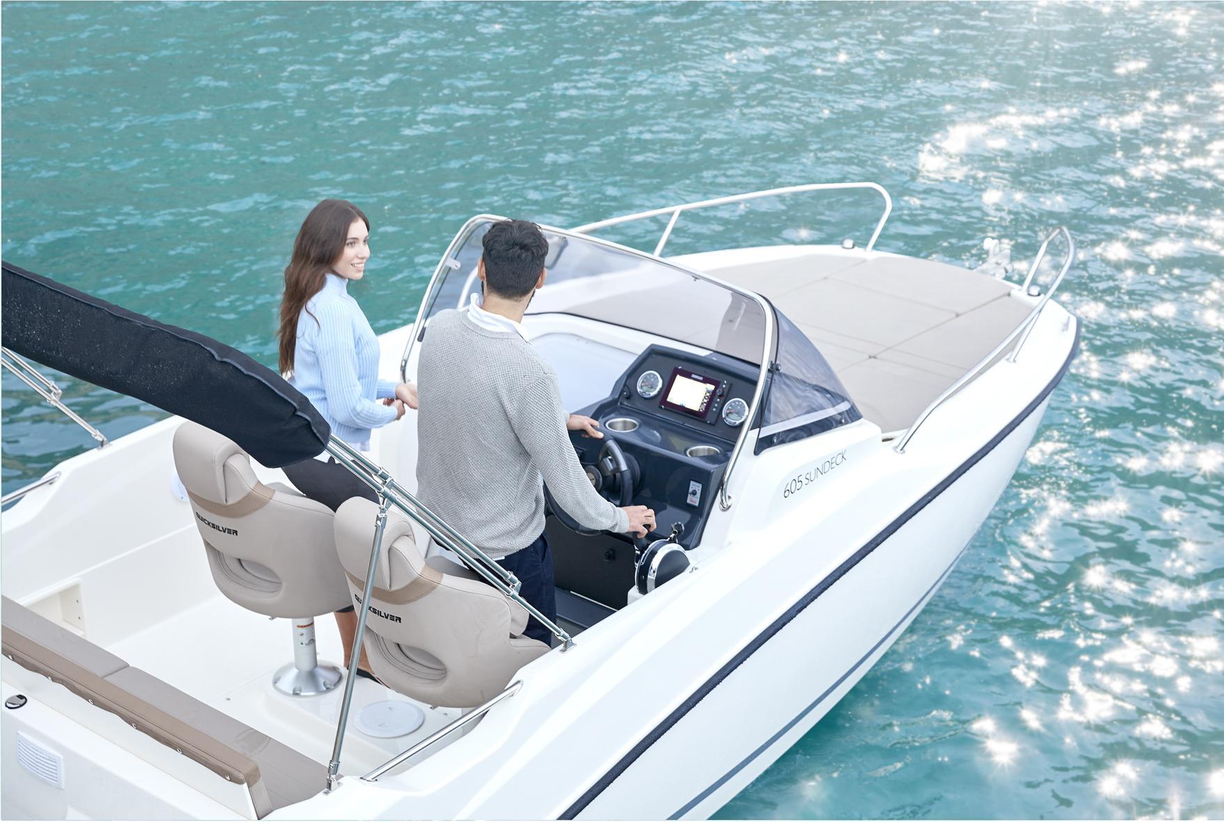 Quicksilver 605 Sundeck